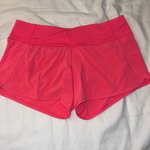 Lululemon Tracker shorts hot pink size 8 4” inseam